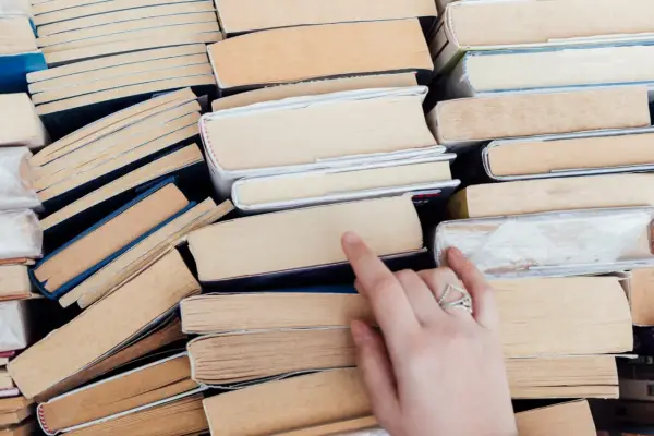 Lektury 8 klasa - Pełna lista i jak zdać egzamin bez stresu